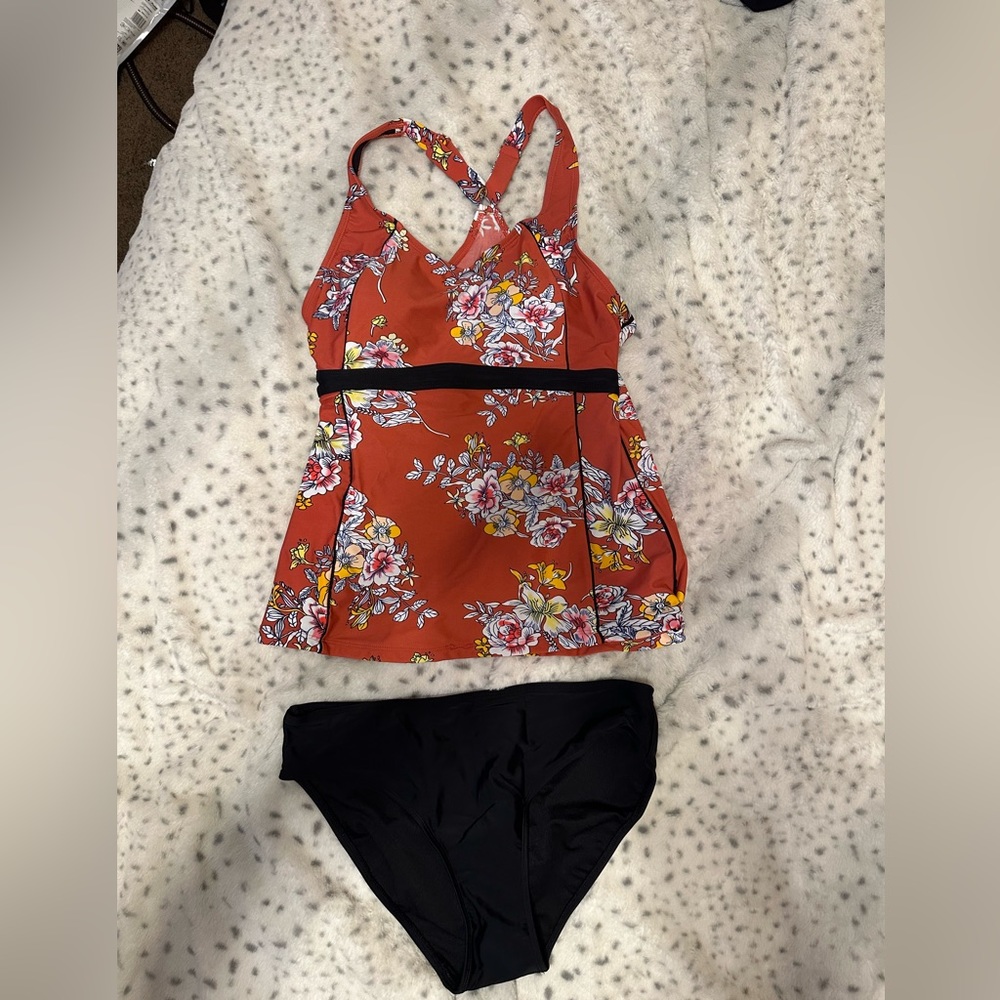 NWOT luvamia Women's 2 Pieces Print Racerback Tankini Set